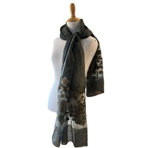 LEIDAI WOOL AND SILK BLEND EMBROIDERED FLORAL SHAWL SCARF GRAY NEW WITHOUT TAGS